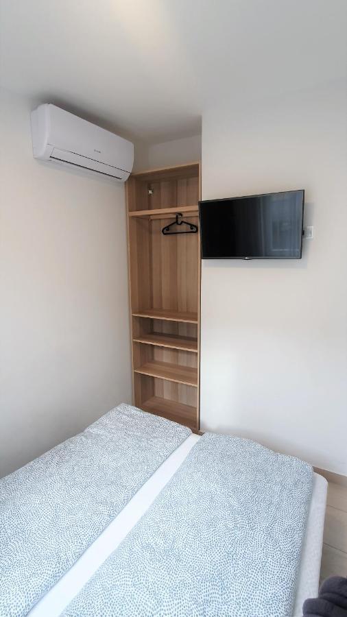 Central Motel Кечкемет Екстер'єр фото